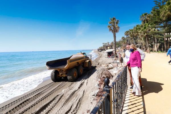 La alcaldesa reitera su invitación a la ministra Ribera para que visite las playas y el Paseo Marítimo y constate que resulta esencial acometer de manera urgente los proyectos de estabilización del litoral