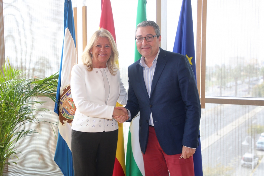 La alcaldesa se reúne con el nuevo presidente de la Diputación Provincial para abordar los proyectos de los nuevos tramos de la senda litoral en Marbella