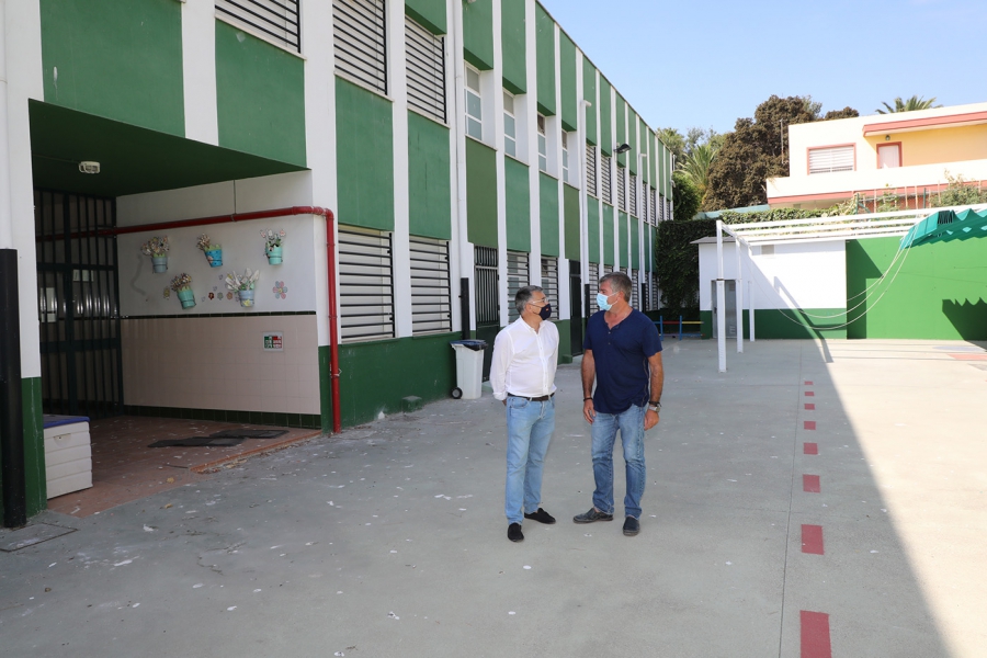 El Plan de Conservación de Centros Educativos desarrolla más de 70 actuaciones en los cinco colegios de San Pedro Alcántara durante los meses de verano