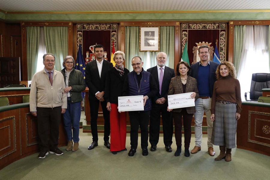 El Ayuntamiento respalda la donación económica de 15.000 euros de la Fundación Sierra Blanca a los proyectos solidarios de Bancosol y Cáritas Marbella
