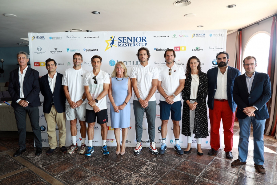La alcaldesa asiste a la presentación de la Senior Masters Cup de Marbella