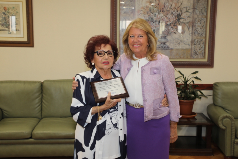 El Ayuntamiento distingue a Encarna Cantero como presidenta honorifica del Centro de Participación Activa que lleva su nombre en reconocimiento a su labor