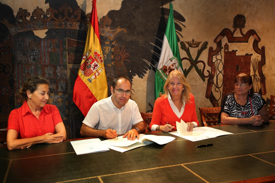 El Ayuntamiento renueva el convenio de colaboración con Cáritas con una dotación de 21.000 euros para su atención a embarazadas sin recursos ni apoyo familiar