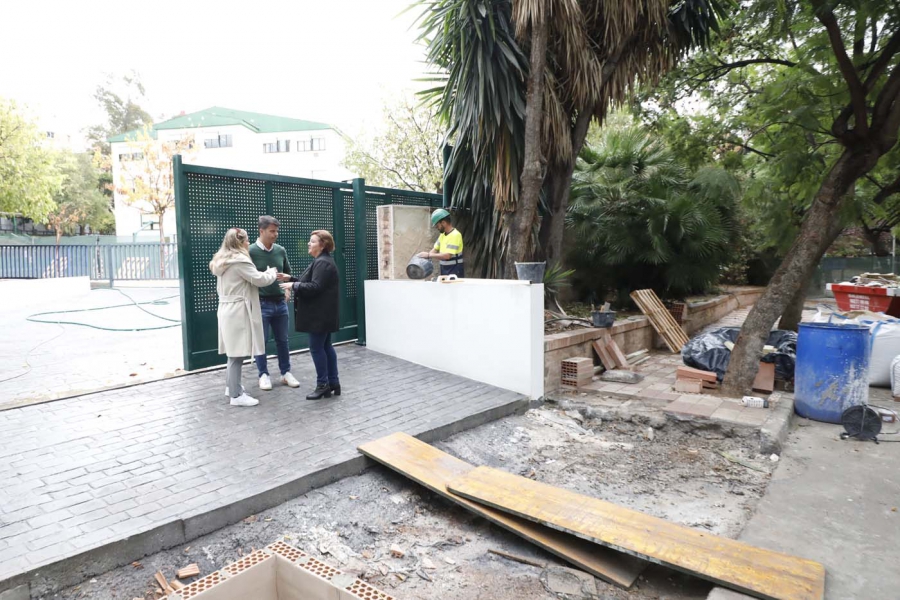 El Ayuntamiento crea una nueva puerta de emergencia en el CEIP Vicente Aleixandre por la avenida Doctor Maíz Viñals para facilitar la evacuación del alumnado y el acceso al edificio de Infantil