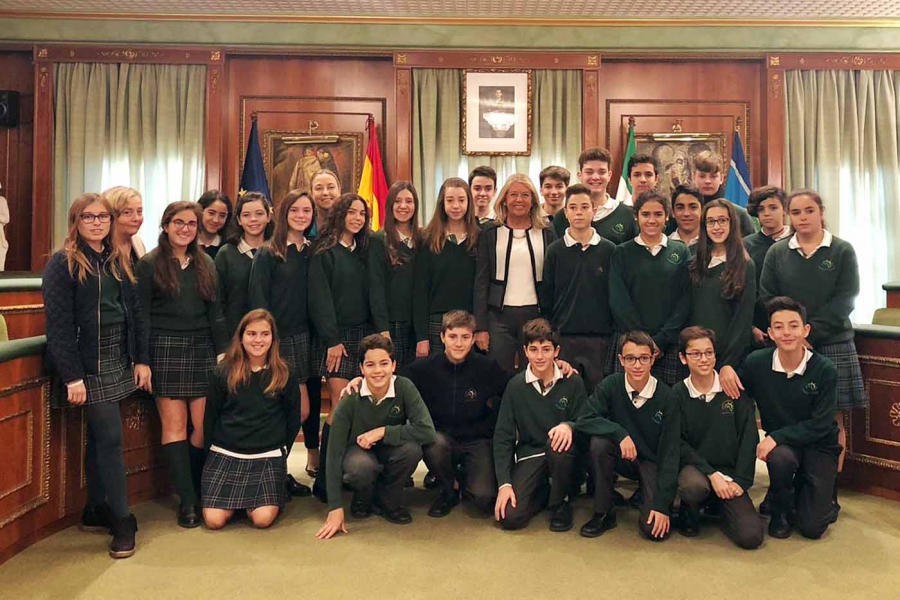El Ayuntamiento acoge un pleno simbólico de alumnos del CEIP Monseñor Rodrigo Bocanegra