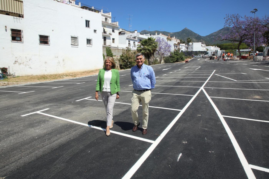 El Ayuntamiento acondiciona la parcela de calle Postigos y crea 80 nuevas plazas de aparcamiento público