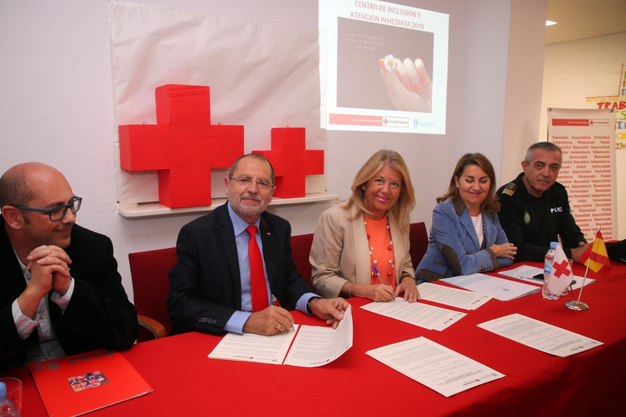 El Ayuntamiento renueva el convenio con Cruz Roja para seguir ofreciendo y ampliando el servicio a favor de las personas sin hogar