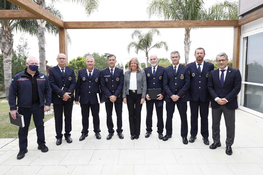 La alcaldesa destaca el “compromiso” y la “solidaridad” de los bomberos de Marbella y subraya la apuesta del equipo de Gobierno por “seguir incrementando la plantilla y poniendo a su disposición los mejores recursos”