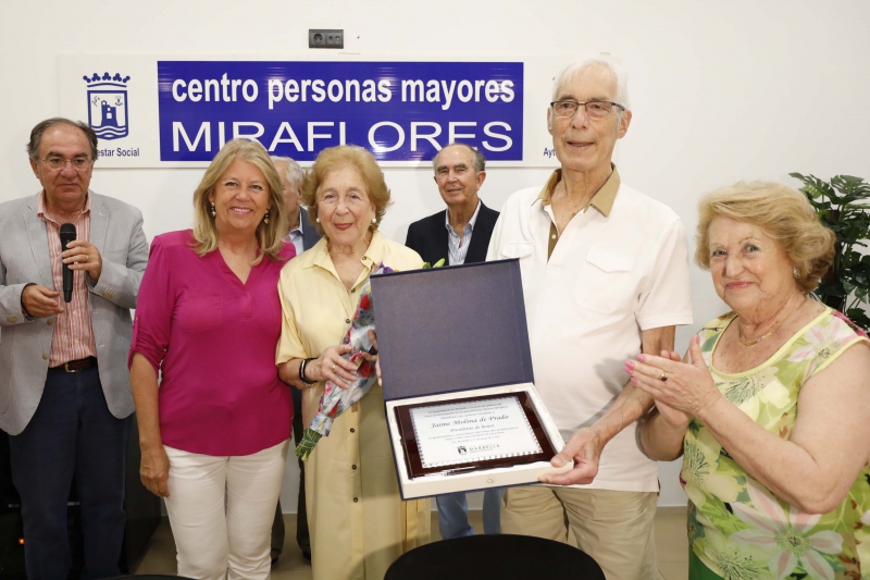 La alcaldesa asiste al homenaje a Jaime Molina y destaca “su calidad humana y su permanente compromiso con el barrio de Miraflores”