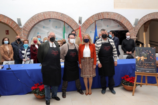 El Ayuntamiento impulsa por segundo año consecutivo una iniciativa solidaria para distribuir cerca de 800 cenas de Nochebuena entre las familias más vulnerables del municipio