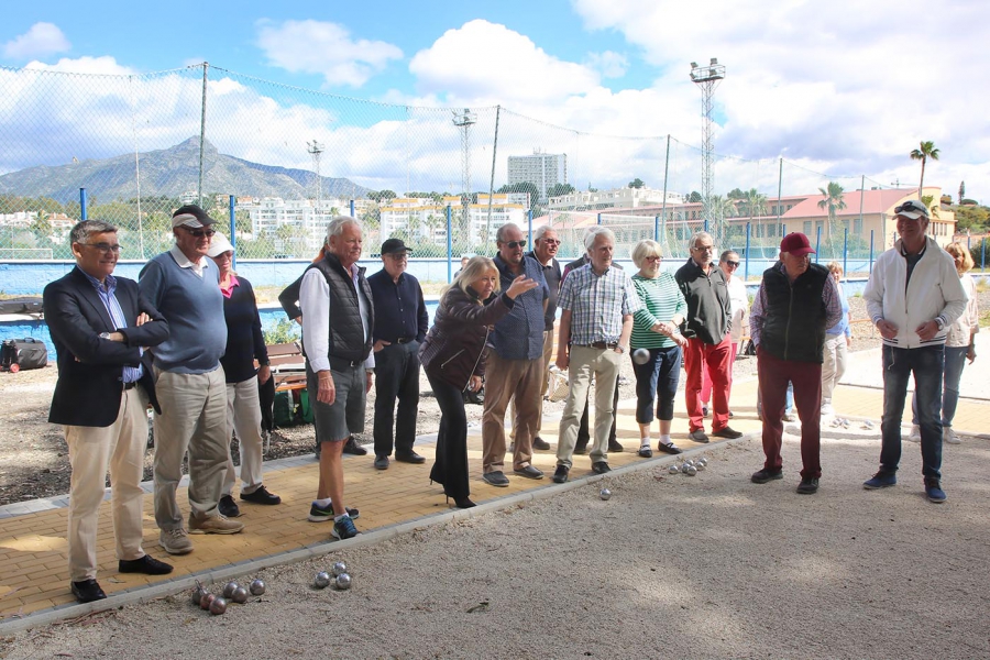 El Ayuntamiento amplía y remodela las pistas de petanca del Polideportivo Guadaiza de Nueva Andalucía