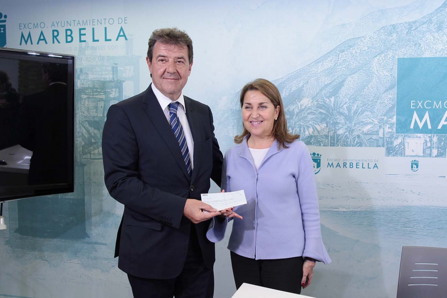 Casino Marbella entrega al Ayuntamiento el valor de las fichas extraviadas en el año 2018, que se destinará a proyectos sociales
