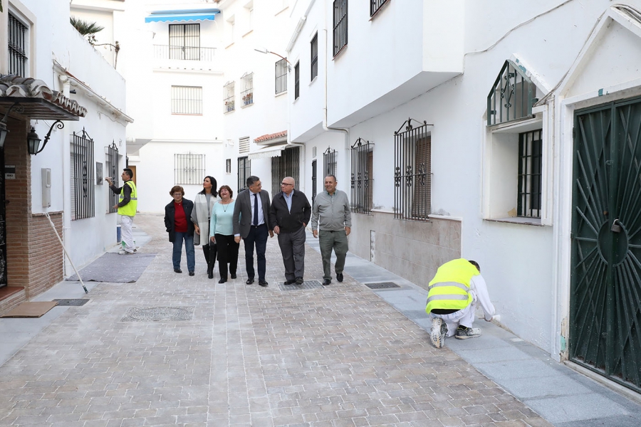 El Ayuntamiento peatonaliza y mejora las infraestructuras del pasaje Salduba de San Pedro Alcántara