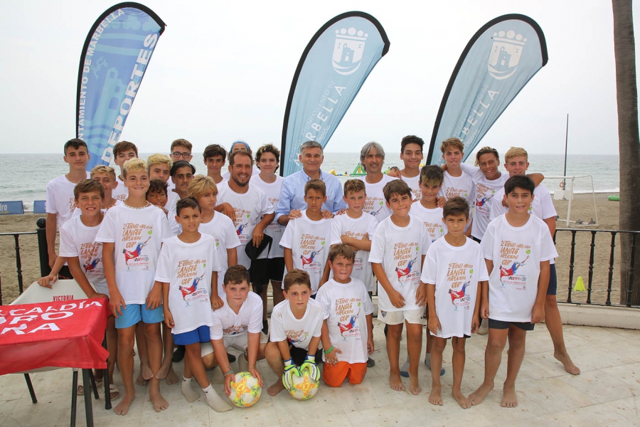La playa de la Salida de San Pedro Alcántara acoge esta semana la Escuela y el Torneo de ‘El Langui Futplayuni Cup’