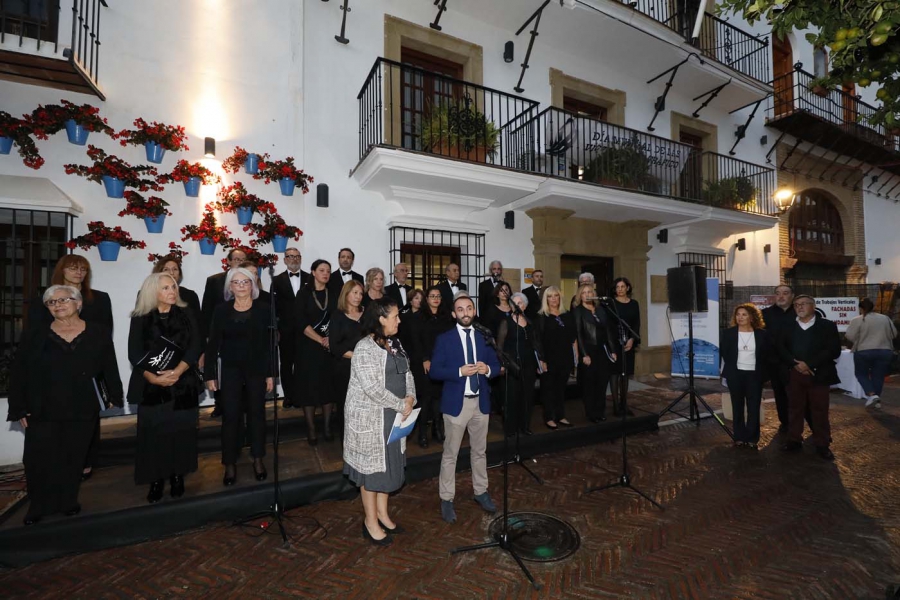 Marbella conmemora el Día Mundial en Memoria de las Víctimas de Tráfico con la lectura de un manifiesto y la colocación de un lazo contra la violencia vial