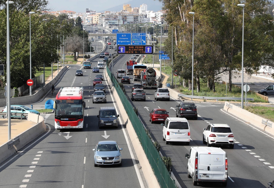 El Ayuntamiento exigirá a Fomento que actúe de forma urgente para solucionar los problemas de tráfico en la A7 entre Puerto Banús y San Pedro Alcántara