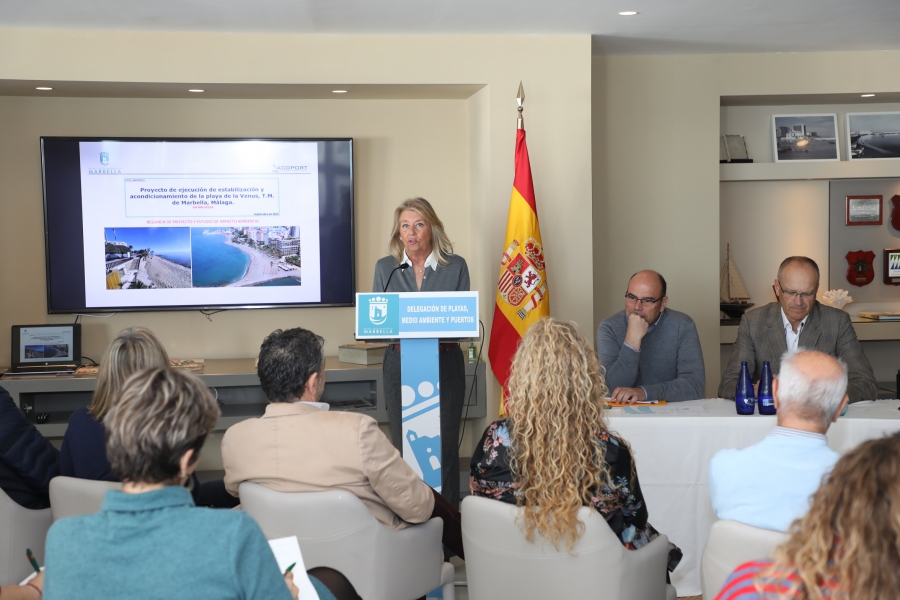El Ayuntamiento impulsa la construcción de un espigón y aportes de arena para estabilizar la playa de La Venus, el tramo de litoral que el Gobierno central dejó fuera de sus proyectos para Marbella y San Pedro