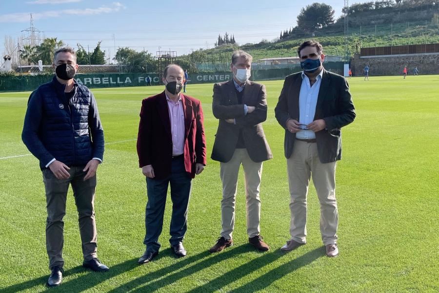 El Ayuntamiento alcanza un acuerdo con Marbella Football Center que suma once nuevos campos de entrenamiento para los equipos de cantera del municipio