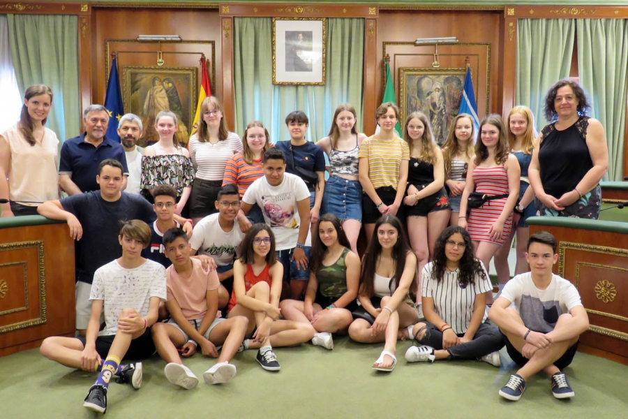 Alumnos de un instituto alemán de intercambio con el IES Sierra Blanca visitan el Ayuntamiento de Marbella