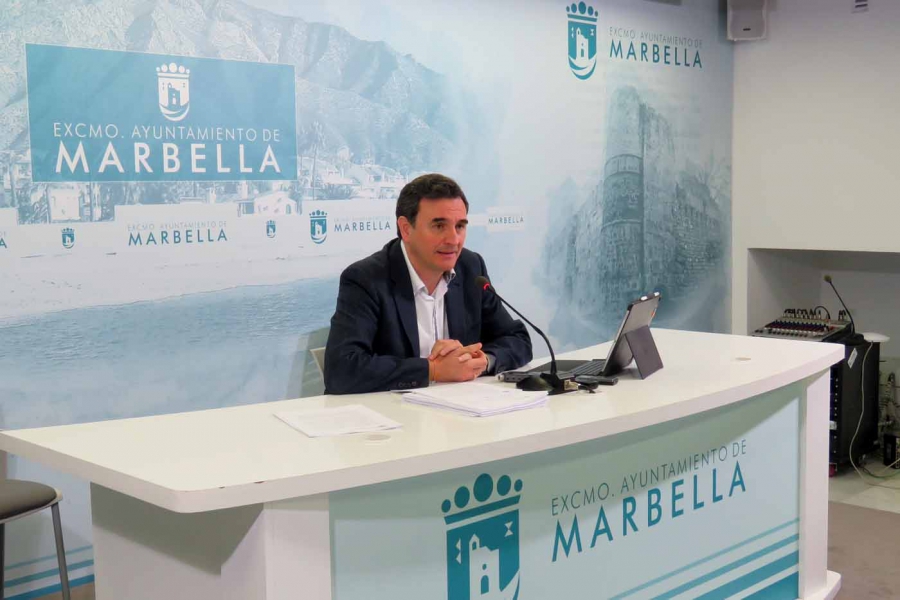 La Junta de Gobierno Local da luz verde a la uniformidad en el sector del taxi de Marbella para la mejora de la calidad del servicio