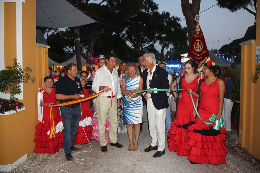 La alcaldesa asiste a la inauguración de la Feria de Las Chapas