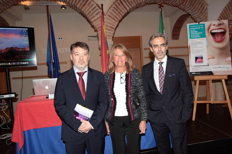 La alcaldesa asistió a la presentación del libro del doctor Juan Carlos Casado