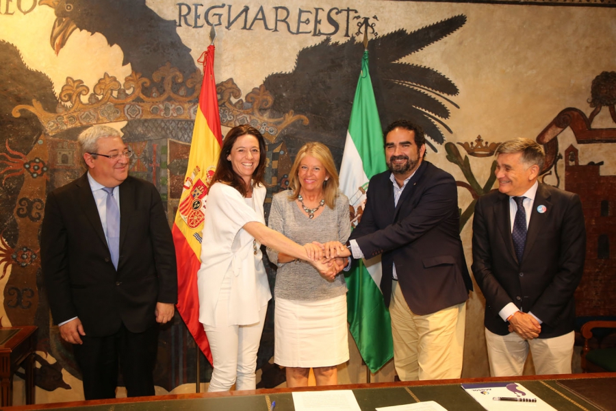Acosol e Hidralia firman en el Ayuntamiento un convenio marco para impulsar inversiones hidráulicas en el municipio