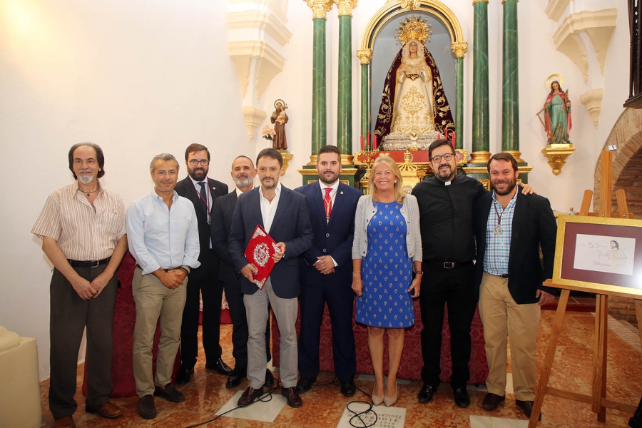 La alcaldesa destaca la trayectoria de la Cofradía ‘La Pollinica’ en la presentación del programa de actos con motivo del 50 aniversario de su fundación