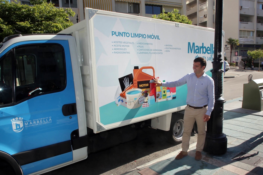 El Ayuntamiento pone en funcionamiento dos nuevos puntos limpios móviles para que los ciudadanos puedan depositar residuos especiales