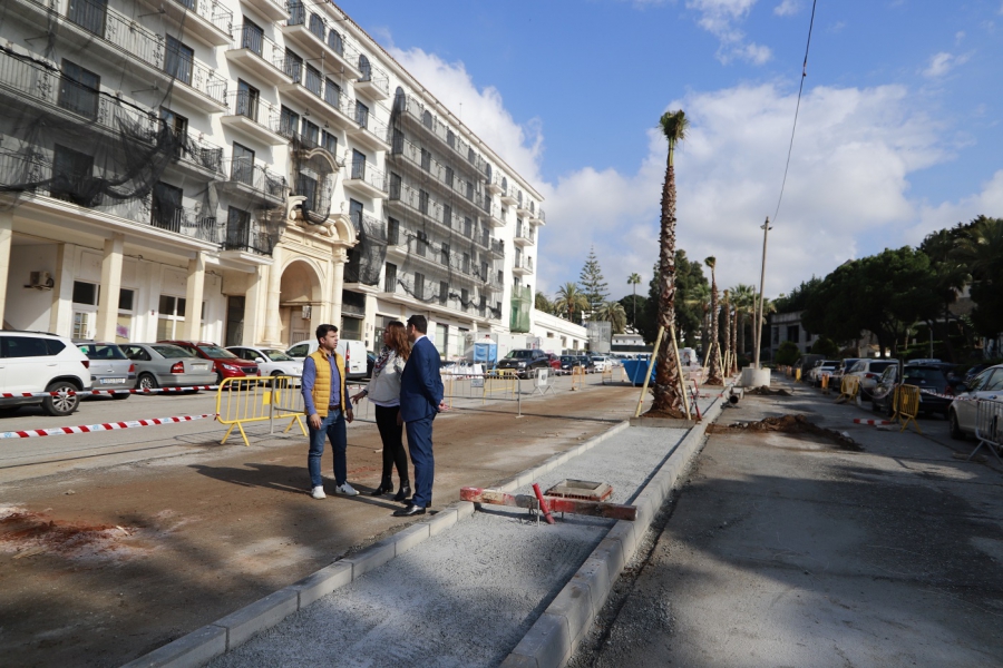 El Ayuntamiento ultima la revitalización de las calles Azaleas y Azahar con la mejora del alumbrado y la creación de nuevas plazas de aparcamiento