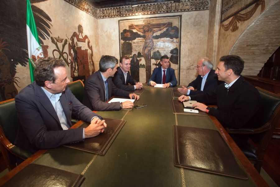 Imagen de la noticia El alcalde de Marbella se reúne con regidores de…
