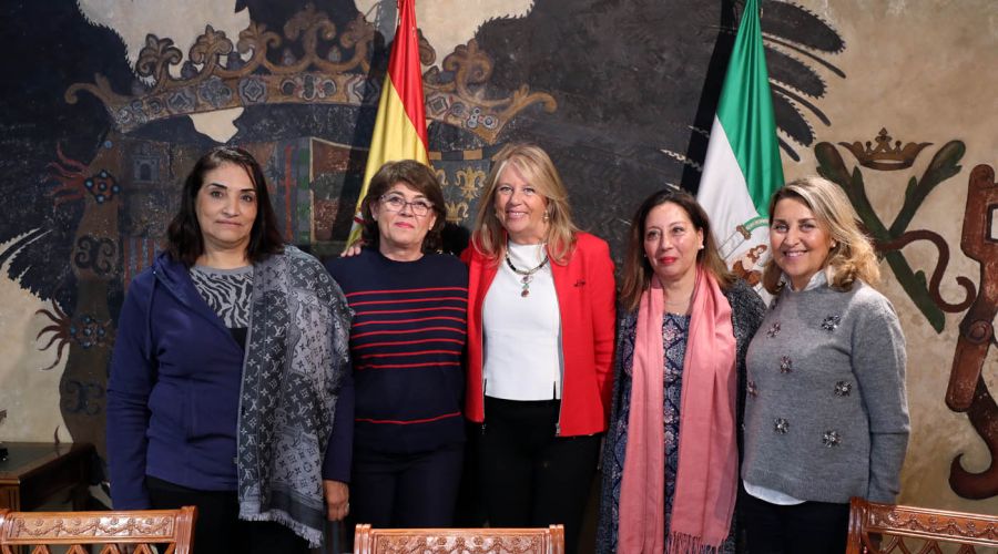 El Ayuntamiento firma sendos convenios de colaboración con las asociaciones Crece y Afimar para contribuir a su labor social