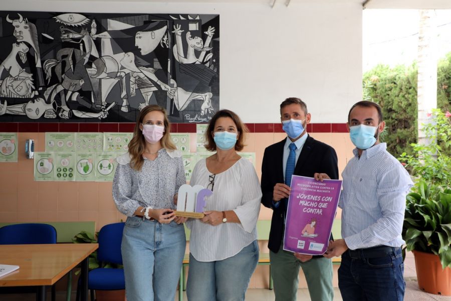 Imagen de la noticia El Ayuntamiento patrocina el I Concurso de Micror…