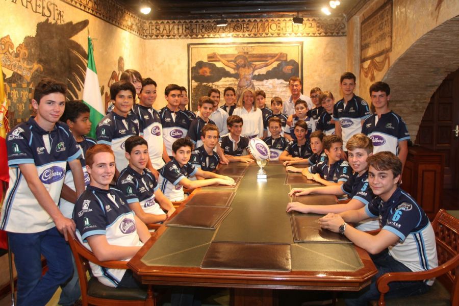 Imagen de la noticia La alcaldesa recibe a los integrantes del Marbell…