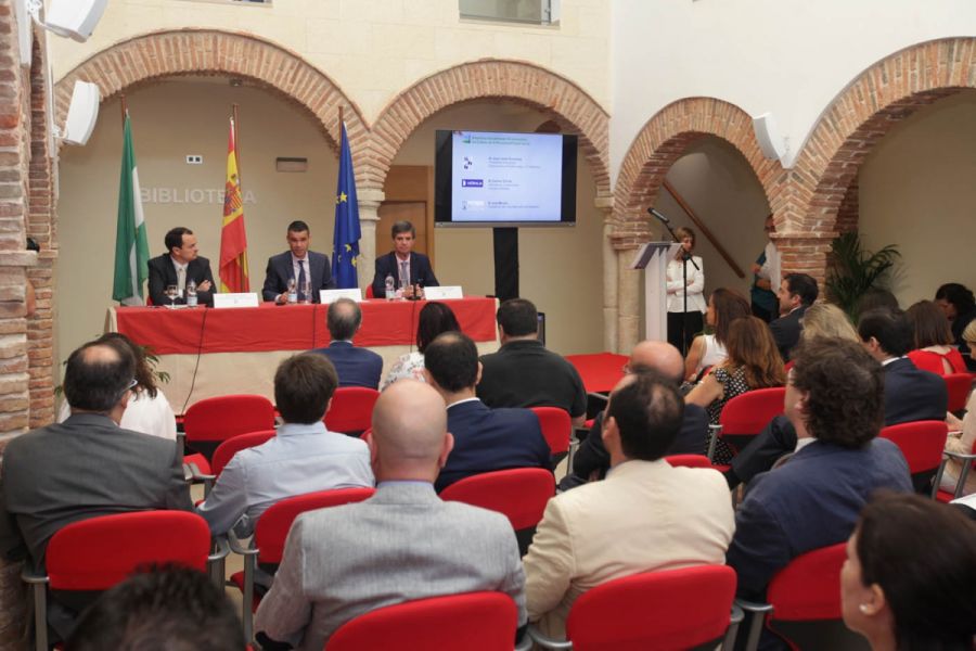 Imagen de la noticia El alcalde inaugura una jornada del CIT Marbella…