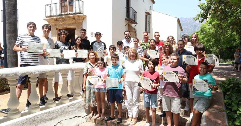La alcaldesa pone en valor el papel del programa Activa Marbella para fomentar la formación y el ocio saludable, en el acto de entrega de medio cente…