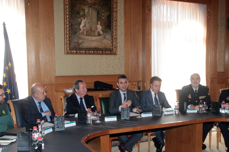 Imagen de la noticia El Ayuntamiento aborda la seguridad ciudadana con…