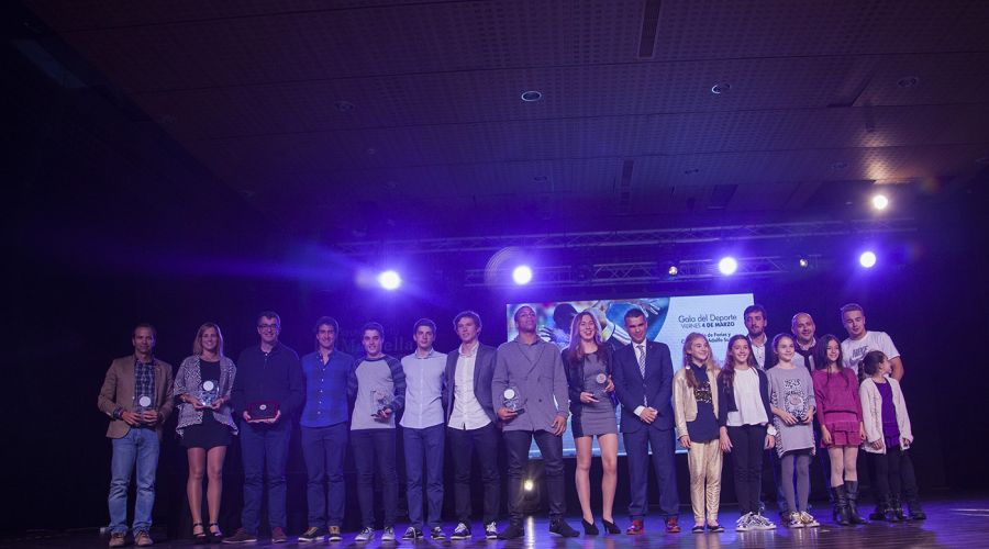 Marbella entrega sus galardones a los mejores clubes y deportistas de 2015