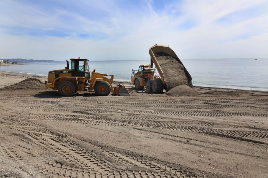 Imagen de la noticia El Ayuntamiento acondiciona las playas de San Ped…