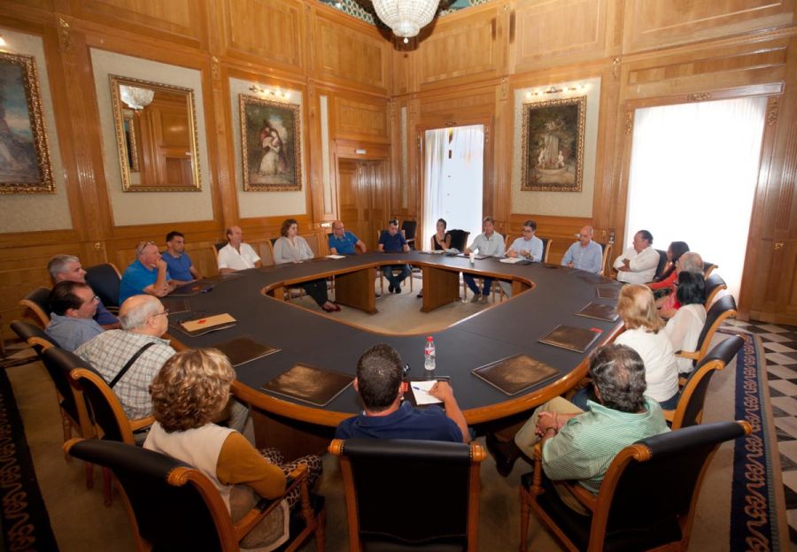 Imagen de la noticia El Ayuntamiento aborda de forma consensuada con l…