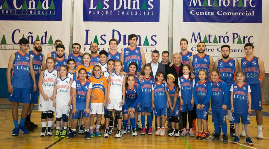 El alcalde acompaña al CB Marbella en su partido contra el CB Armilla