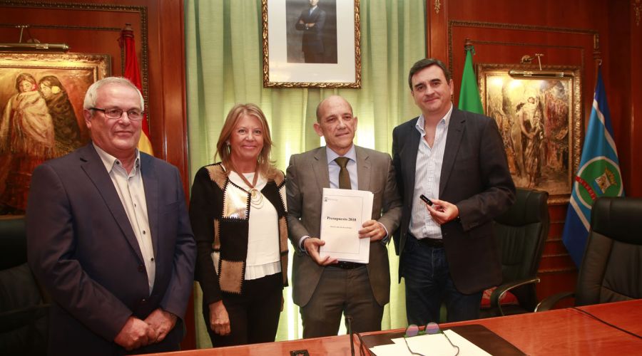 El Pleno aprueba de forma inicial los presupuestos municipales de 2018, que potenciarán los servicios públicos, las inversiones en obras y los derechos sociales