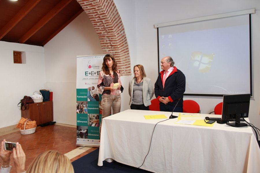 Imagen de la noticia Reconocimientos y entrega de diplomas a tutores e…