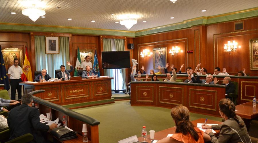 El Pleno da un paso decisivo para disolver los OALES e iniciar la integración de los trabajadores en el Ayuntamiento