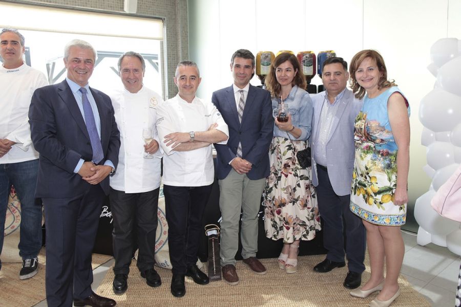 Imagen de la noticia El alcalde asiste a la inauguración de la Pasarel…