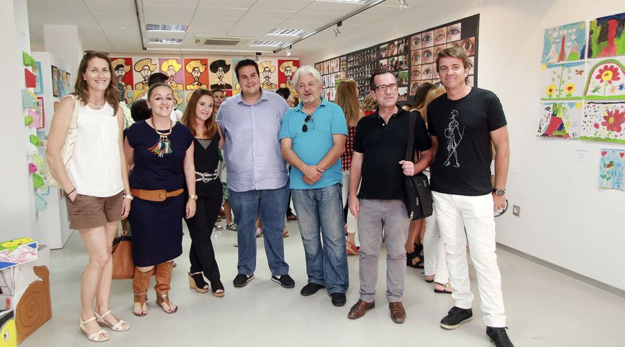 El Centro Cultural San Pedro acoge la exposición Artistas en el Aula del CEIP José Banús