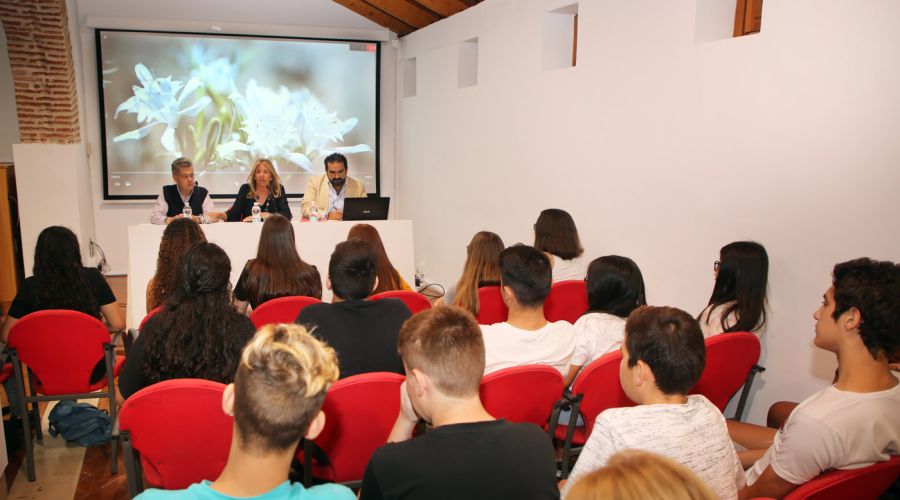 Marbella conmemora el Día Mundial del Medio Ambiente reconociendo la labor de los centros educativos que participan en el programa de apadrinamiento dunar