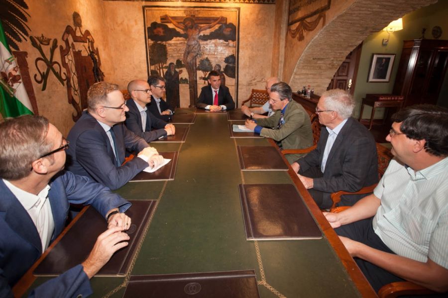 Imagen de la noticia El alcalde aborda la importancia del turismo de s…