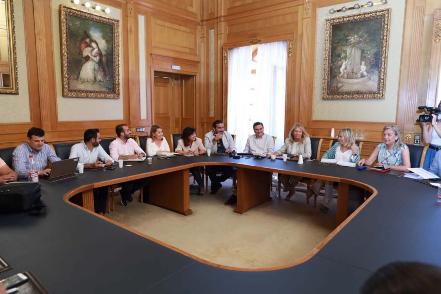 Imagen de la noticia El equipo de Gobierno mantiene su primera reunión…