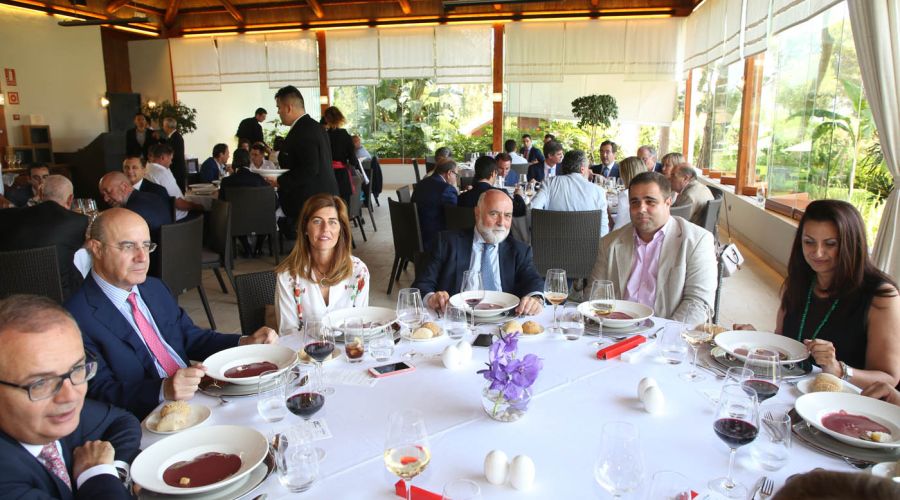 Los concejales de Turismo y Empleo asisten al almuerzo de socios del CIT